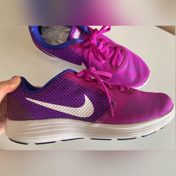 NIKE Revolution 3, NWOT, Women's Running Shoes, Purples & Blue, Size 7.5 - Picture 15 of 15